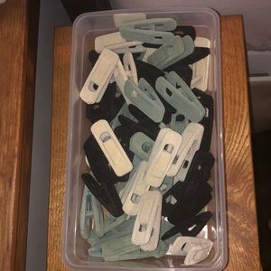 70 pant/skirt clips for velvet hangers